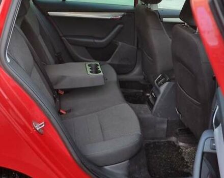 Красный Шкода Октавия, объемом двигателя 1.6 л и пробегом 213 тыс. км за 9500 $, фото 6 на Automoto.ua