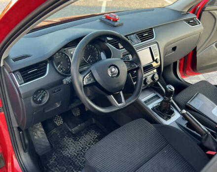 Красный Шкода Октавия, объемом двигателя 1.6 л и пробегом 247 тыс. км за 12500 $, фото 31 на Automoto.ua