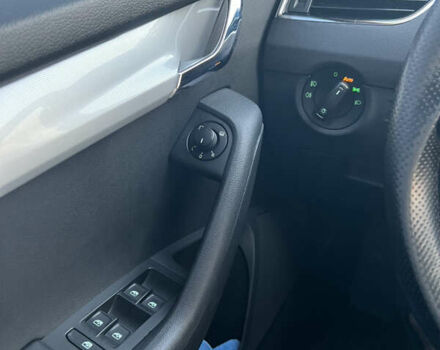 Красный Шкода Октавия, объемом двигателя 1.6 л и пробегом 247 тыс. км за 12500 $, фото 5 на Automoto.ua