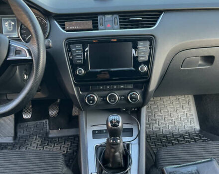 Красный Шкода Октавия, объемом двигателя 1.6 л и пробегом 247 тыс. км за 12500 $, фото 29 на Automoto.ua