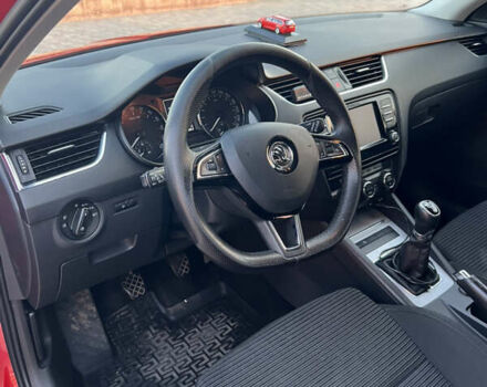 Красный Шкода Октавия, объемом двигателя 1.6 л и пробегом 247 тыс. км за 12500 $, фото 65 на Automoto.ua