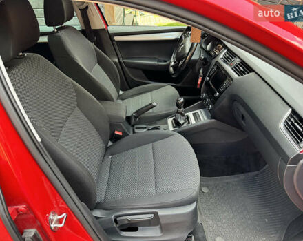 Красный Шкода Октавия, объемом двигателя 1.6 л и пробегом 250 тыс. км за 10500 $, фото 13 на Automoto.ua