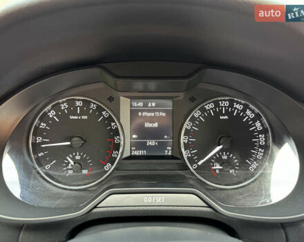 Красный Шкода Октавия, объемом двигателя 1.6 л и пробегом 250 тыс. км за 10500 $, фото 19 на Automoto.ua