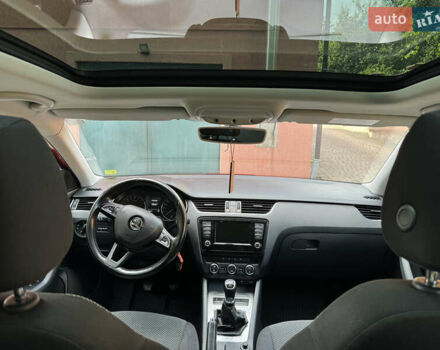 Красный Шкода Октавия, объемом двигателя 1.6 л и пробегом 250 тыс. км за 10500 $, фото 16 на Automoto.ua