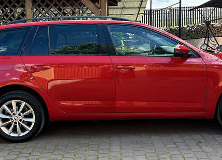 Красный Шкода Октавия, объемом двигателя 1.6 л и пробегом 250 тыс. км за 10500 $, фото 3 на Automoto.ua