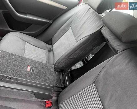 Красный Шкода Октавия, объемом двигателя 1.6 л и пробегом 235 тыс. км за 11500 $, фото 8 на Automoto.ua