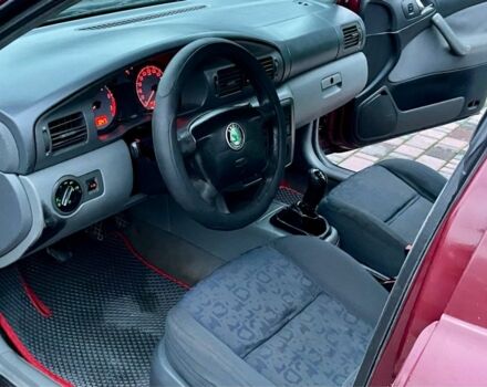 Красный Шкода Октавия, объемом двигателя 1.6 л и пробегом 300 тыс. км за 2650 $, фото 4 на Automoto.ua