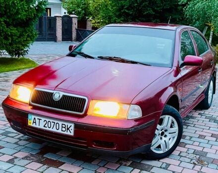 Красный Шкода Октавия, объемом двигателя 1.6 л и пробегом 300 тыс. км за 2650 $, фото 3 на Automoto.ua