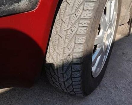 Красный Шкода Октавия, объемом двигателя 1.6 л и пробегом 350 тыс. км за 3500 $, фото 4 на Automoto.ua