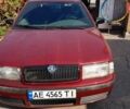 Красный Шкода Октавия, объемом двигателя 1.6 л и пробегом 350 тыс. км за 3500 $, фото 2 на Automoto.ua