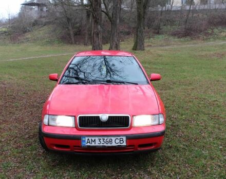 Красный Шкода Октавия, объемом двигателя 1.6 л и пробегом 300 тыс. км за 2750 $, фото 1 на Automoto.ua
