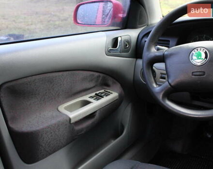 Червоний Шкода Октавія, об'ємом двигуна 1.6 л та пробігом 300 тис. км за 2752 $, фото 8 на Automoto.ua