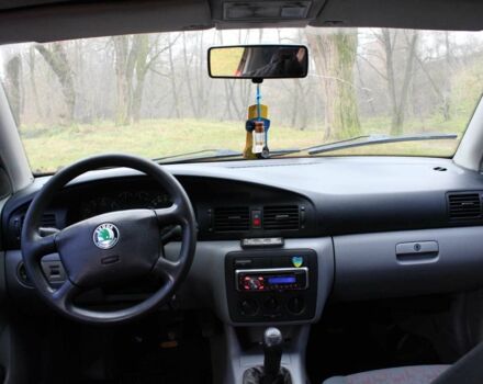 Красный Шкода Октавия, объемом двигателя 1.6 л и пробегом 300 тыс. км за 2750 $, фото 8 на Automoto.ua