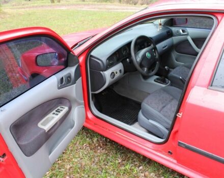 Красный Шкода Октавия, объемом двигателя 1.6 л и пробегом 300 тыс. км за 2750 $, фото 11 на Automoto.ua