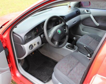 Красный Шкода Октавия, объемом двигателя 1.6 л и пробегом 300 тыс. км за 2750 $, фото 12 на Automoto.ua