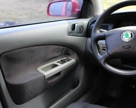 Красный Шкода Октавия, объемом двигателя 1.6 л и пробегом 300 тыс. км за 2750 $, фото 9 на Automoto.ua