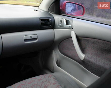 Червоний Шкода Октавія, об'ємом двигуна 1.6 л та пробігом 300 тис. км за 2752 $, фото 9 на Automoto.ua