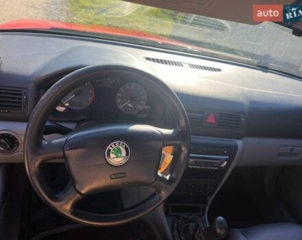 Красный Шкода Октавия, объемом двигателя 1.6 л и пробегом 287 тыс. км за 3200 $, фото 9 на Automoto.ua