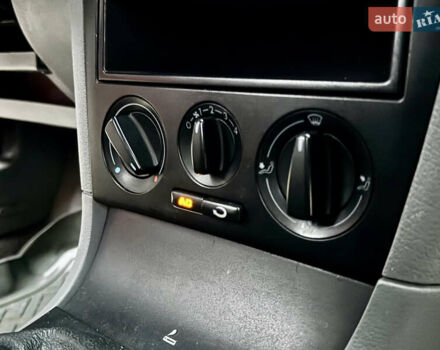 Червоний Шкода Октавія, об'ємом двигуна 1.6 л та пробігом 300 тис. км за 2750 $, фото 23 на Automoto.ua