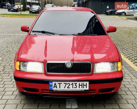 Червоний Шкода Октавія, об'ємом двигуна 1.6 л та пробігом 300 тис. км за 2750 $, фото 1 на Automoto.ua