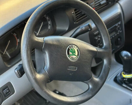 Червоний Шкода Октавія, об'ємом двигуна 1.6 л та пробігом 318 тис. км за 3000 $, фото 12 на Automoto.ua