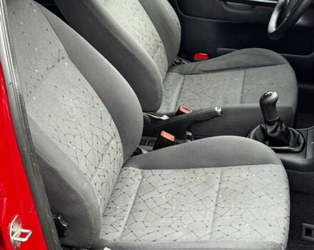 Красный Шкода Октавия, объемом двигателя 1.6 л и пробегом 229 тыс. км за 3599 $, фото 34 на Automoto.ua