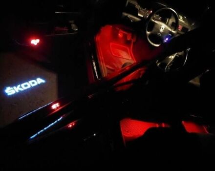 Красный Шкода Октавия, объемом двигателя 1.6 л и пробегом 225 тыс. км за 4999 $, фото 65 на Automoto.ua