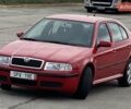 Красный Шкода Октавия, объемом двигателя 1.6 л и пробегом 225 тыс. км за 4999 $, фото 1 на Automoto.ua