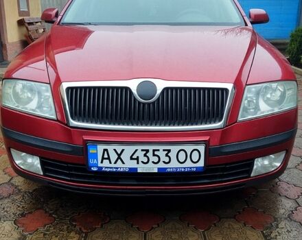 Красный Шкода Октавия, объемом двигателя 1.6 л и пробегом 333 тыс. км за 4999 $, фото 3 на Automoto.ua