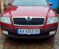Красный Шкода Октавия, объемом двигателя 1.6 л и пробегом 333 тыс. км за 4999 $, фото 3 на Automoto.ua