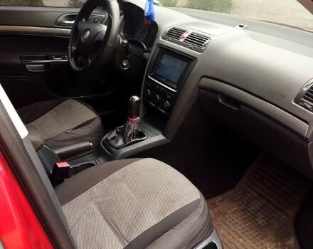 Красный Шкода Октавия, объемом двигателя 1.6 л и пробегом 333 тыс. км за 4999 $, фото 6 на Automoto.ua