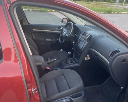 Красный Шкода Октавия, объемом двигателя 1.6 л и пробегом 296 тыс. км за 4700 $, фото 4 на Automoto.ua