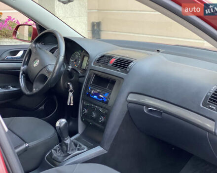 Шкода Октавия 2006 в Дунаевцах на Automoto.ua Красный Шкода Октавия, объемом двигателя 1.6 л и пробегом 243 тыс. км за 5850 $, фото 30 на Automoto.ua