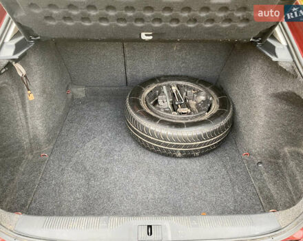 Красный Шкода Октавия, объемом двигателя 1.6 л и пробегом 324 тыс. км за 6000 $, фото 5 на Automoto.ua