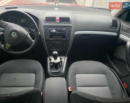 Красный Шкода Октавия, объемом двигателя 1.6 л и пробегом 324 тыс. км за 6000 $, фото 1 на Automoto.ua