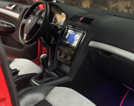 Червоний Шкода Октавія, об'ємом двигуна 2 л та пробігом 270 тис. км за 9500 $, фото 32 на Automoto.ua