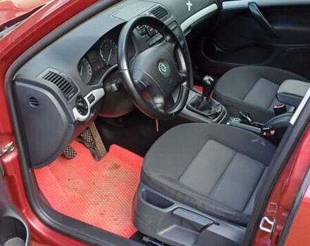 Червоний Шкода Октавія, об'ємом двигуна 1.6 л та пробігом 216 тис. км за 5800 $, фото 5 на Automoto.ua