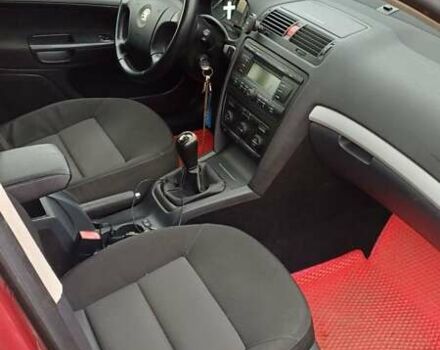 Красный Шкода Октавия, объемом двигателя 1.6 л и пробегом 216 тыс. км за 5800 $, фото 4 на Automoto.ua