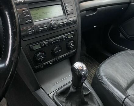 Червоний Шкода Октавія, об'ємом двигуна 2 л та пробігом 460 тис. км за 2700 $, фото 5 на Automoto.ua