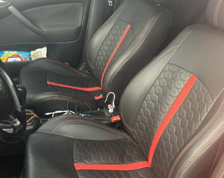 Красный Шкода Октавия, объемом двигателя 1.78 л и пробегом 328 тыс. км за 5950 $, фото 12 на Automoto.ua