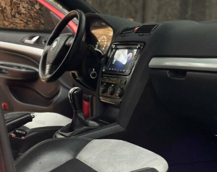 Червоний Шкода Октавія, об'ємом двигуна 2 л та пробігом 270 тис. км за 9500 $, фото 21 на Automoto.ua