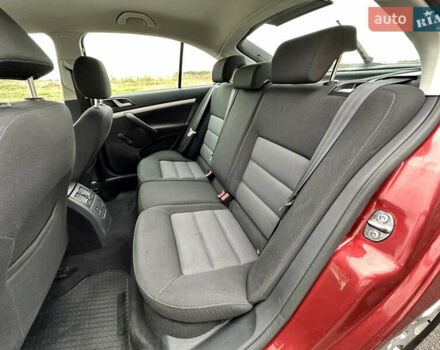 Червоний Шкода Октавія, об'ємом двигуна 1.6 л та пробігом 211 тис. км за 7999 $, фото 60 на Automoto.ua