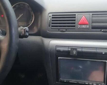 Красный Шкода Октавия, объемом двигателя 1.8 л и пробегом 279 тыс. км за 4500 $, фото 2 на Automoto.ua