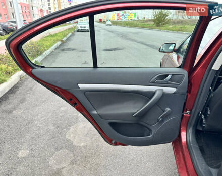 Червоний Шкода Октавія, об'ємом двигуна 1.6 л та пробігом 211 тис. км за 7999 $, фото 56 на Automoto.ua