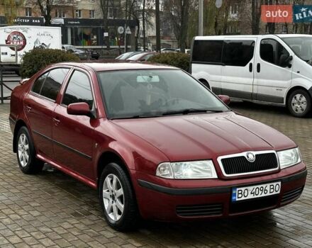 Красный Шкода Октавия, объемом двигателя 1.6 л и пробегом 225 тыс. км за 4750 $, фото 3 на Automoto.ua