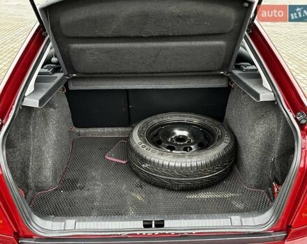 Красный Шкода Октавия, объемом двигателя 1.6 л и пробегом 225 тыс. км за 4750 $, фото 11 на Automoto.ua
