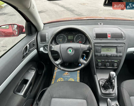 Червоний Шкода Октавія, об'ємом двигуна 1.6 л та пробігом 211 тис. км за 7999 $, фото 63 на Automoto.ua