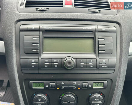 Червоний Шкода Октавія, об'ємом двигуна 1.6 л та пробігом 211 тис. км за 7999 $, фото 51 на Automoto.ua