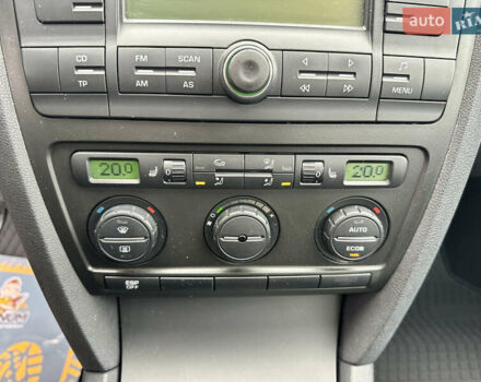 Червоний Шкода Октавія, об'ємом двигуна 1.6 л та пробігом 211 тис. км за 7999 $, фото 52 на Automoto.ua