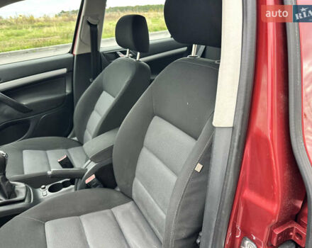 Червоний Шкода Октавія, об'ємом двигуна 1.6 л та пробігом 211 тис. км за 7999 $, фото 44 на Automoto.ua